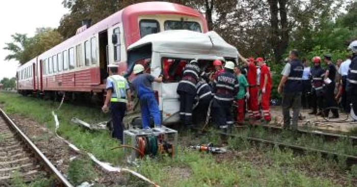 Iaşi: Poliţiştii pândesc la trecerile de cale ferată