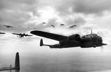 Luftwaffe (© Bundesarchiv Bild 101I-341-0456-04)