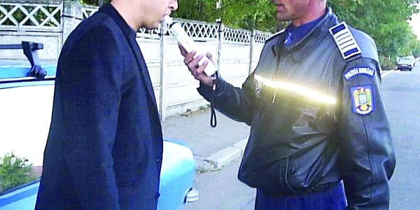 Șoferul abia dacă se putea ține pe picioare