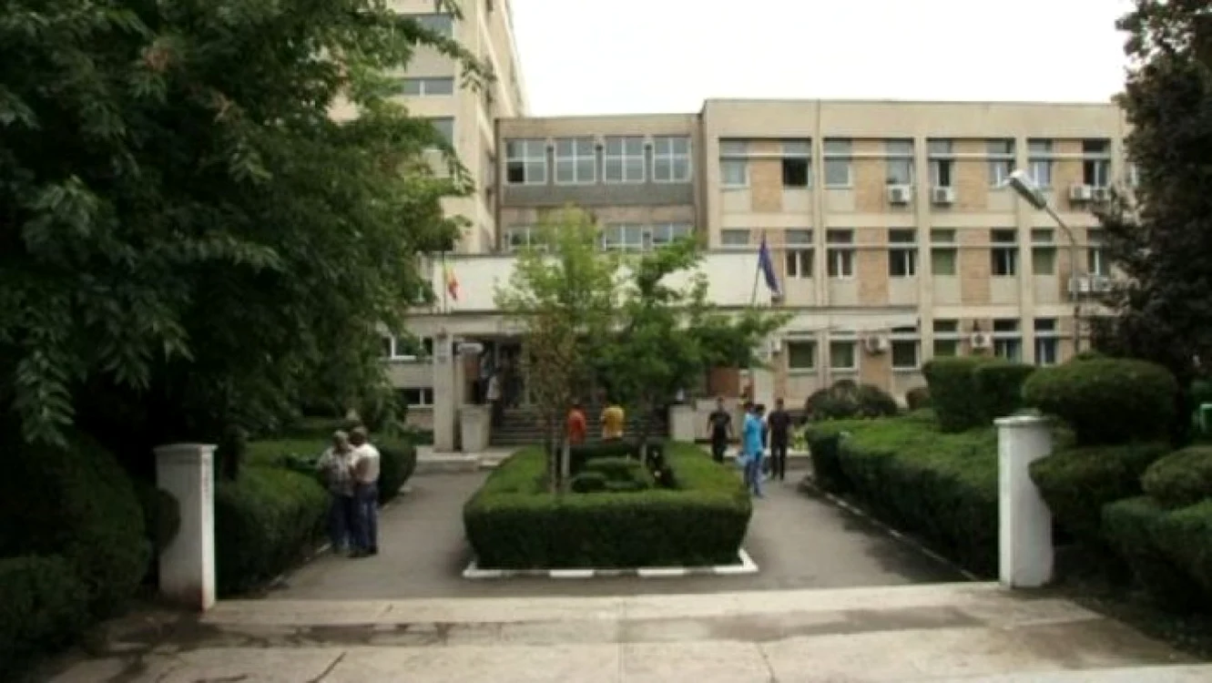 Tot mai puţine locuri la examenul de admitere în UPG Ploieşti FOTO upg-ploiesti.ro