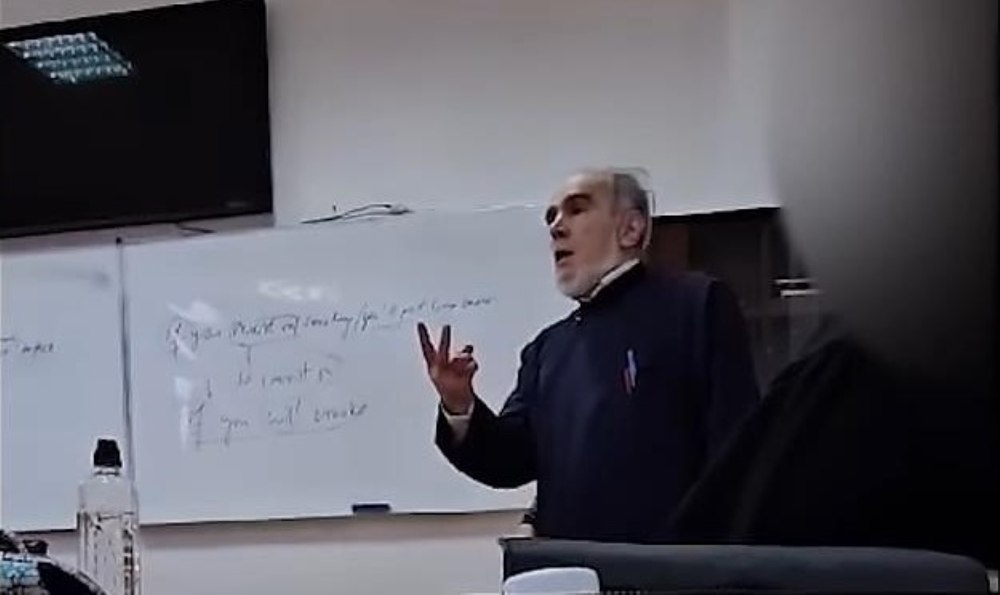 Propagandă legionară şi pro-Călin Georgescu la ora de religie într-un colegiu din Buzău. „A fost o abordare în virtutea autonomiei personale”