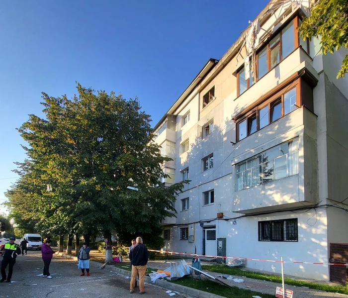 Locatarii au ieșit speriați din apartamente FOTO: ISU Vrancea