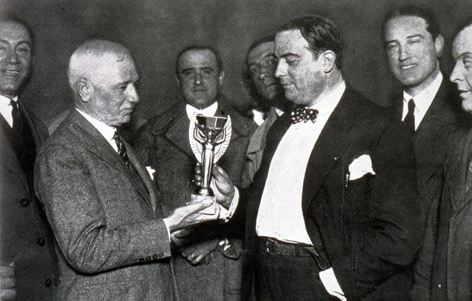 Povestea incredibilă a primei Cupe Mondiale din 1930: o finală cu două mingi și un trofeu dispărut. Europenii au boicotat turneul final