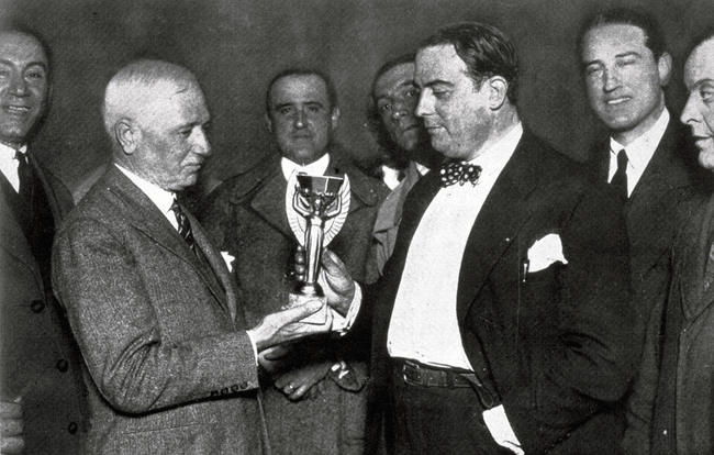 Povestea incredibilă a primei Cupe Mondiale din 1930: o finală cu două mingi și un trofeu dispărut. Europenii au boicotat turneul final