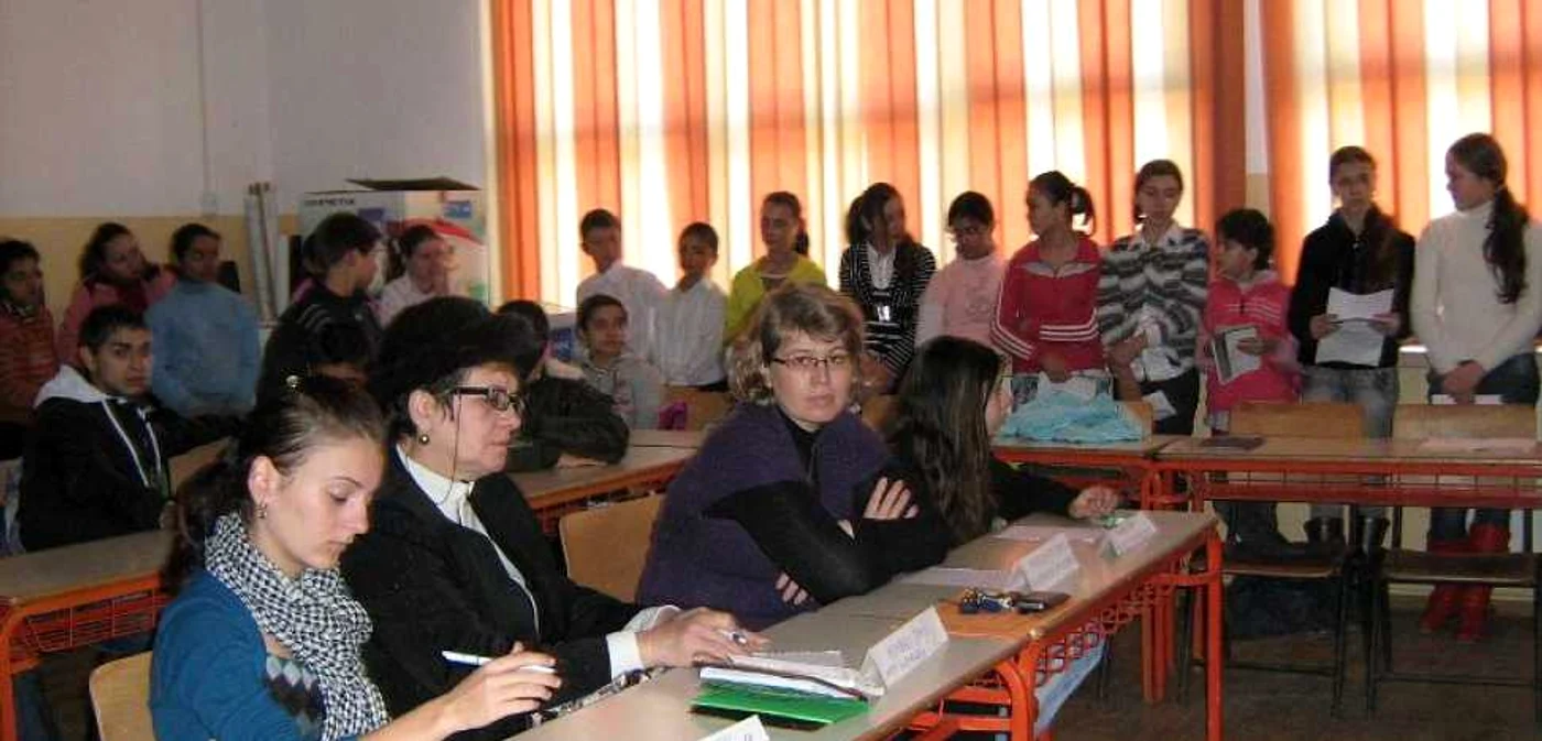 Recent, elevii şcolii au participat la un alt concurs, de această dată dedicat lui Eminescu