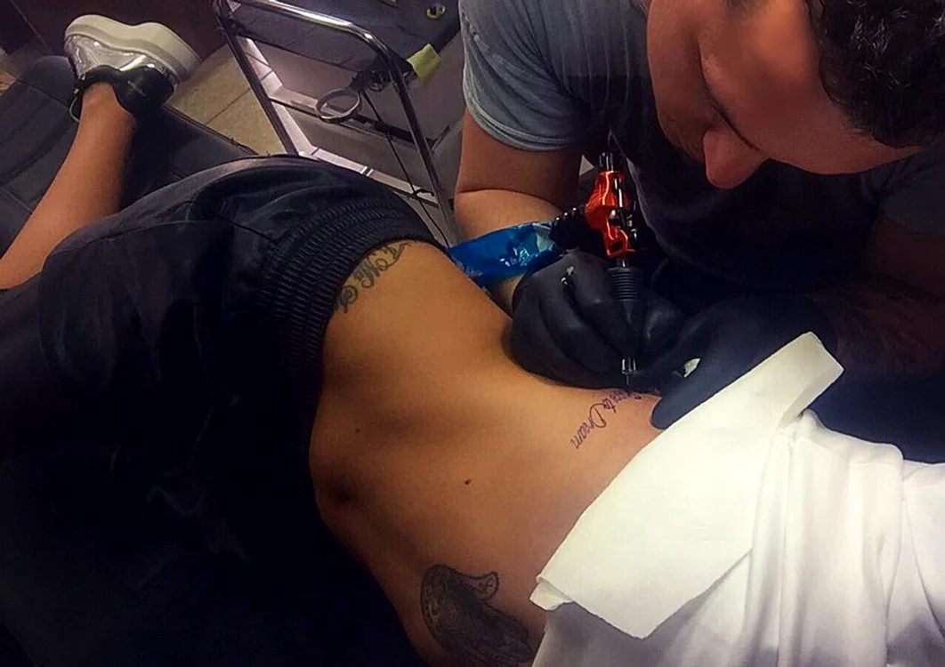 „Dare to Dream”/„Îndrăznește să visezi!” spune noul tatuaj al Adelinei Pestrițu