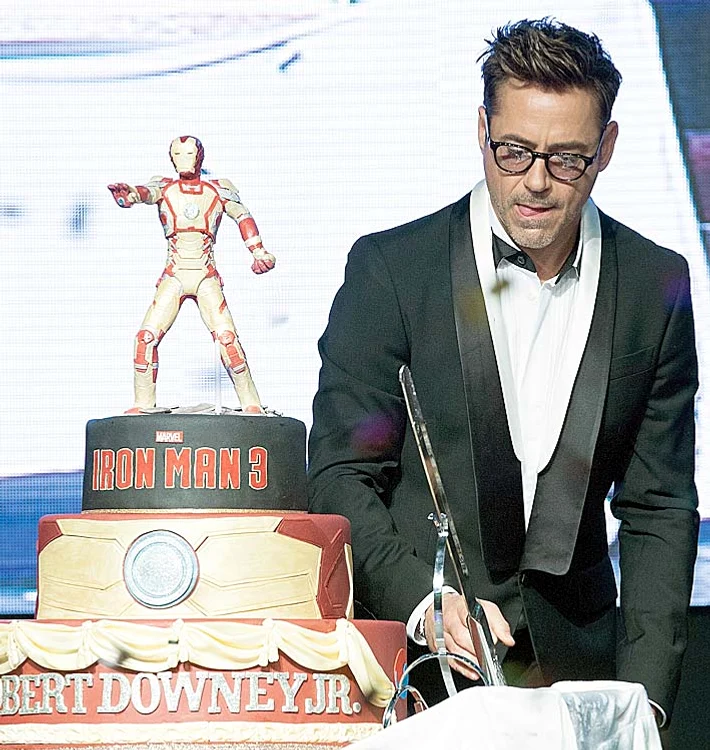 2013 Robert Downey Jr.  (49 de ani) 