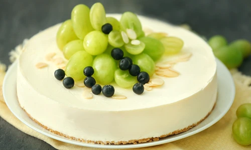 Tort de struguri  Sursa foto shutterstock 615291365 jpg