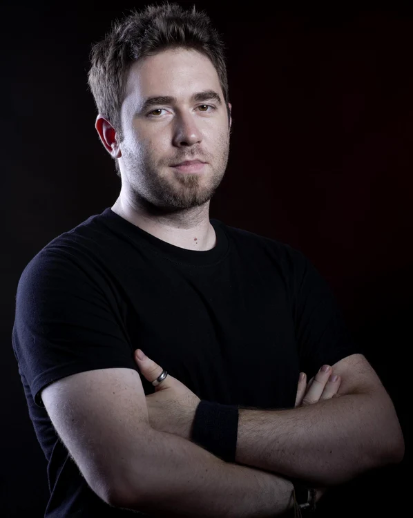 Andrei Găluț are 31 de ani și în prezent este solistul trupei Goodbye to Gravity