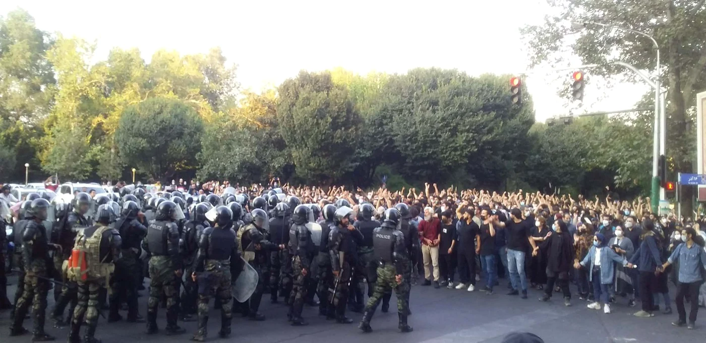 Șase femei şi patru copii au murit în urma protestelor din Iran FOTO Twitter