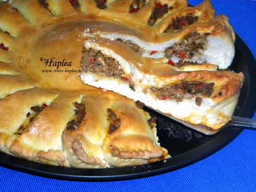 placinta floare cu carne tocata poza 16 jpeg