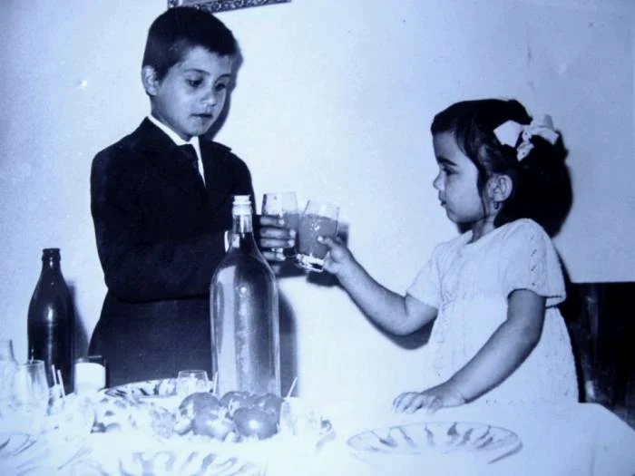 Adriana Bahmuţeanu, o fetiţă frumoasă. (Foto: Arhiva personală)