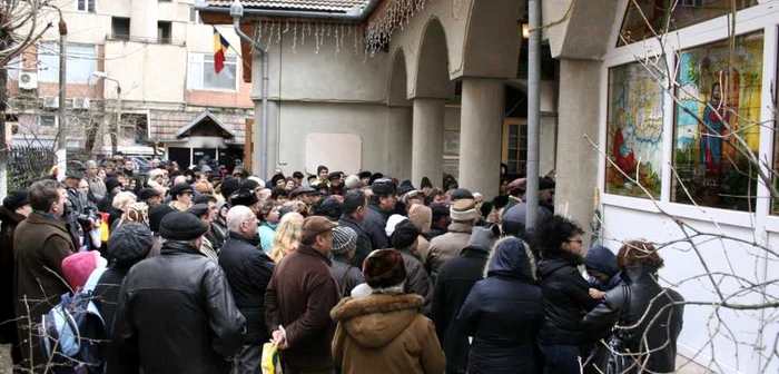 Câteva mii de reşiţeni sunt aşteptaţi în procesiune.