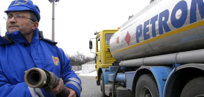 Vânzările Petrom au scăzut cu 5% în primul semestru, în special din cauza scăderii vânzărilor de ţiţei