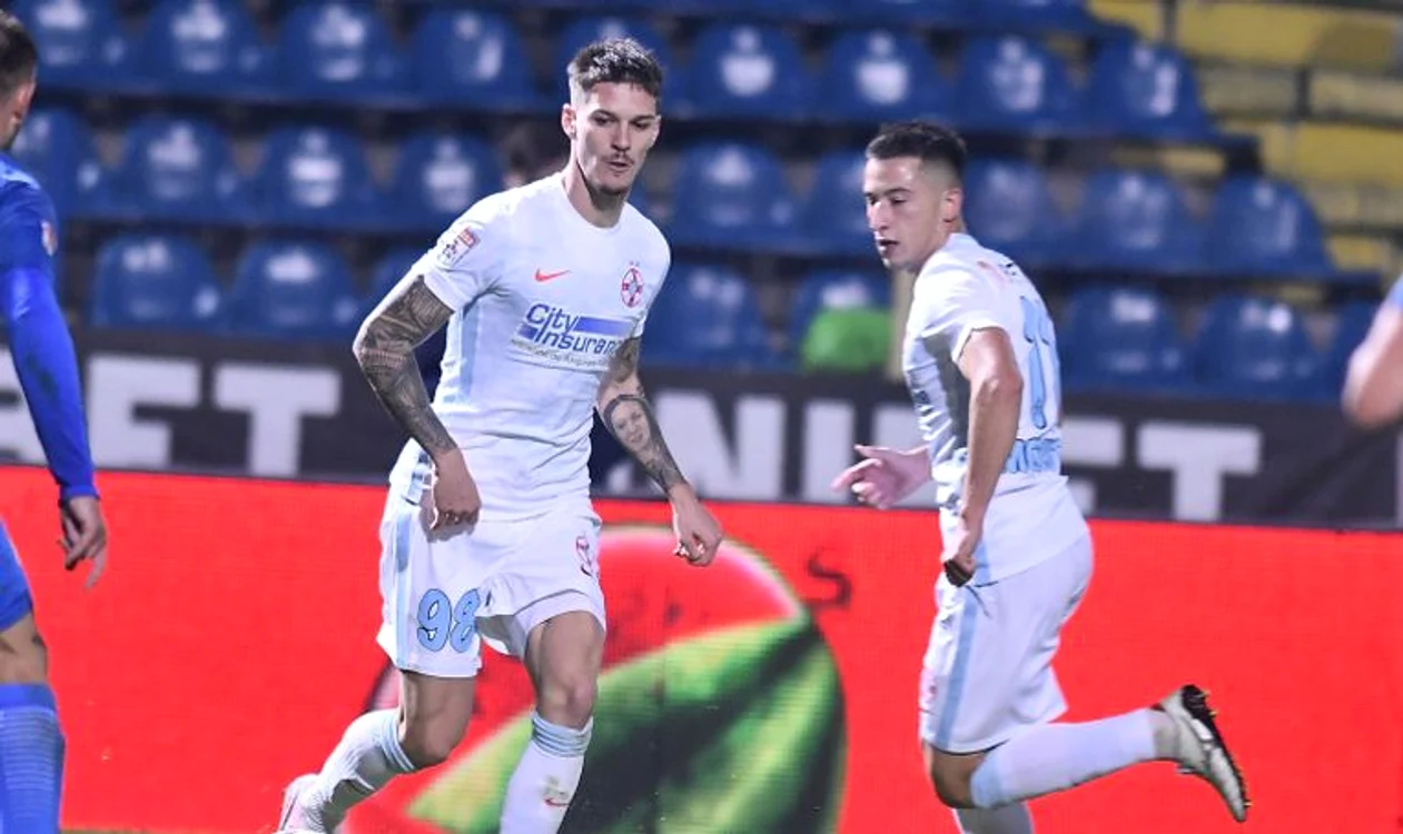 
    Dennis Man și Olimpiu Moruțan, perlele FCSBFOTO: Sportpictures.eu  