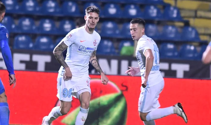 
    Dennis Man și Olimpiu Moruțan, perlele FCSBFOTO: Sportpictures.eu  