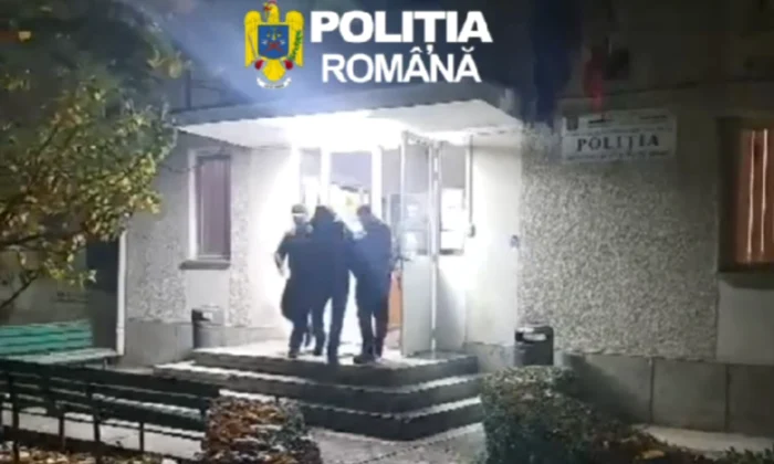 doi barbati, retinuti dupa ce au incendiat anexa unui restaurant png