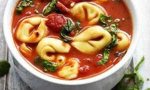 supa de rosii cu tortellini jpeg