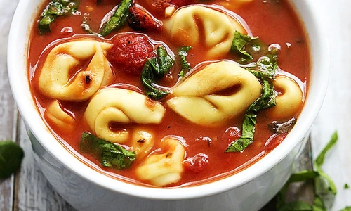 supa de rosii cu tortellini jpeg