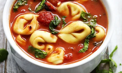 supa de rosii cu tortellini jpeg