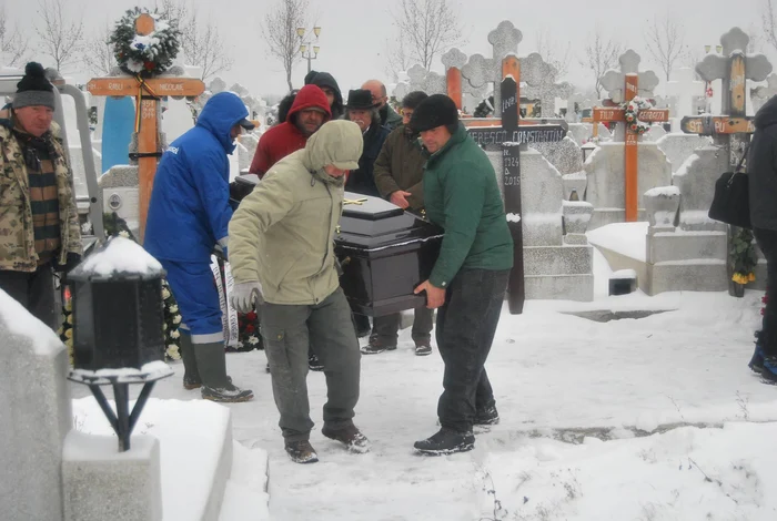 Actorul George Alexandru a fost înmormântat la 4 ianuarie 2014 în Cimitirul Militar Ghencea 3 din Capitală