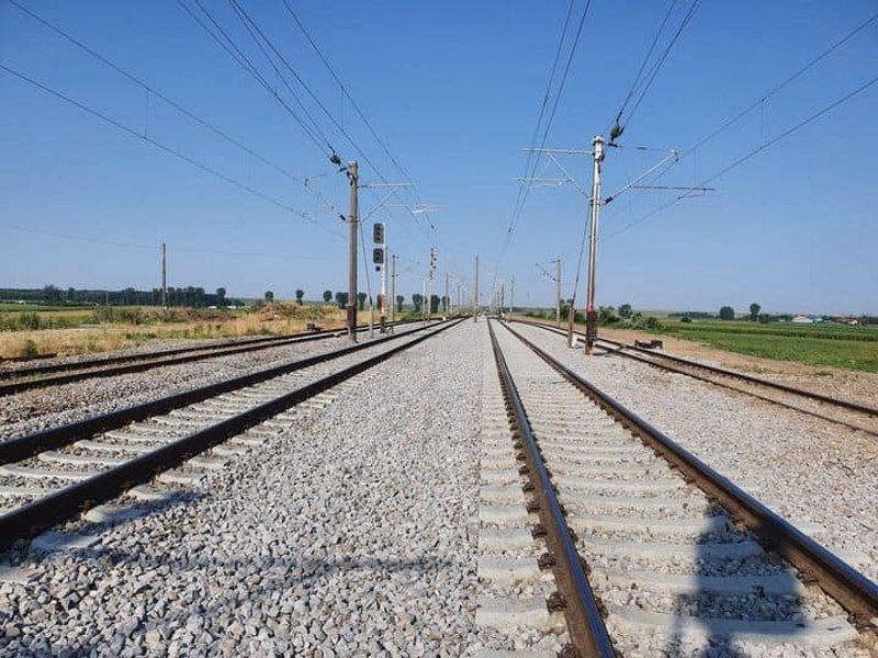 Întârzieri de sute de minute ale trenurilor din cauza vremii. Pasagerii sunt revoltați: „Am stat zece ore după acei oameni“