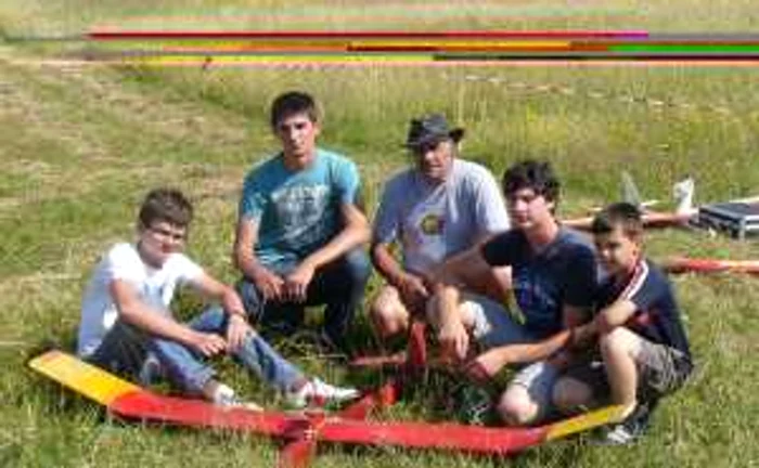 Echipa de aeromodele de la Palatul Copiilor