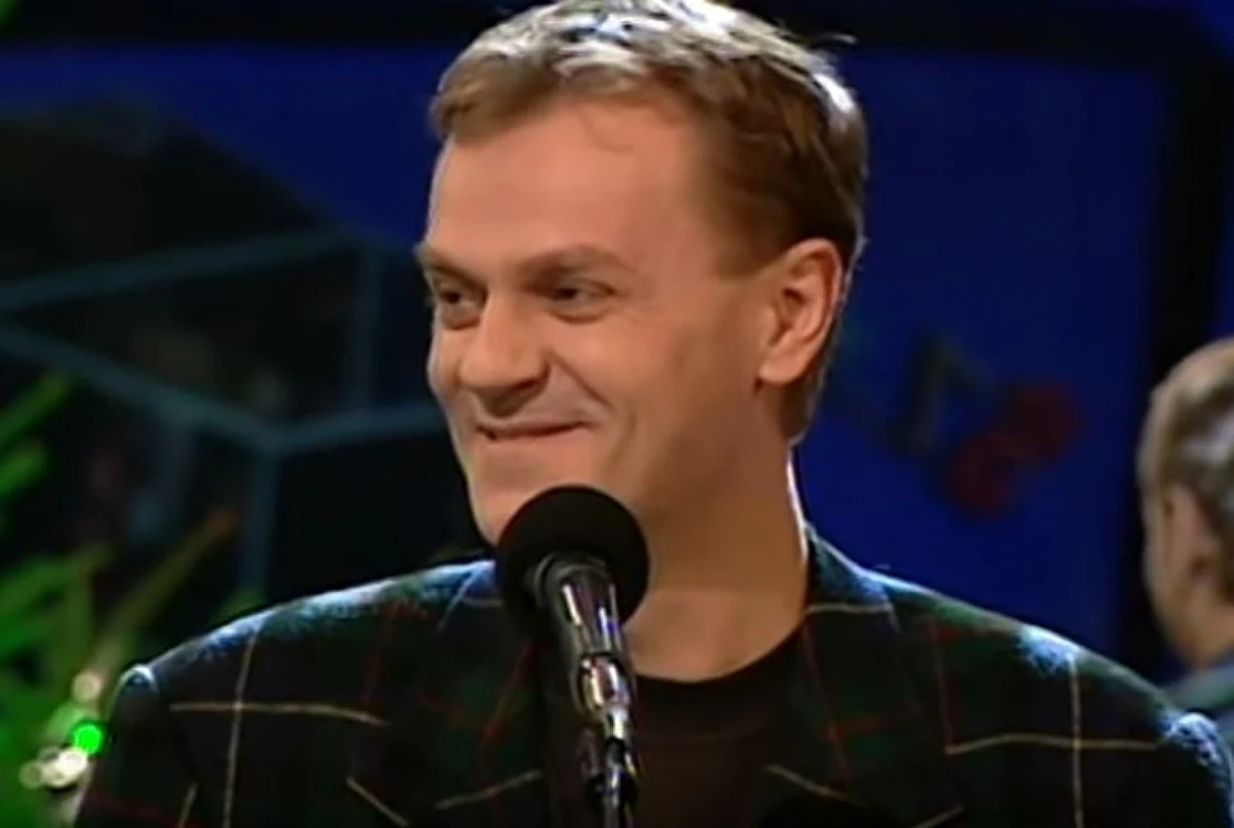 Donald Tusk cântând un colind de Crăciun în 1996 Captură YouTube
