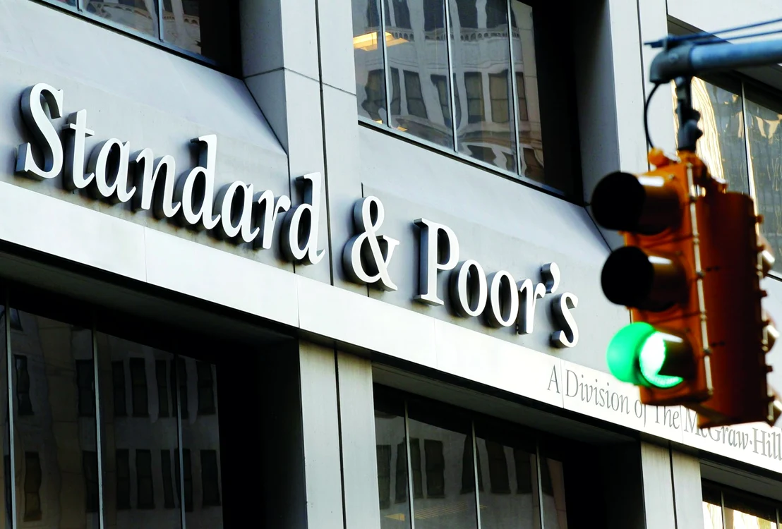 S&P era singura dintre cele trei mari agenţii de rating care încă evalua România în categoria nerecomandată investitorilor FOTO Reuters