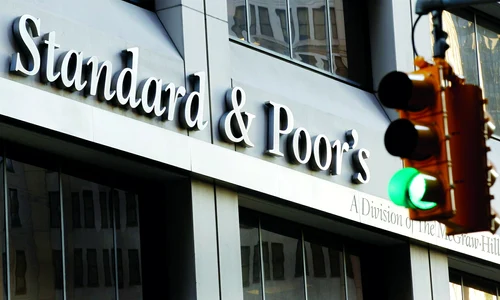 S&P era singura dintre cele trei mari agenţii de rating care încă evalua România în categoria nerecomandată investitorilor FOTO Reuters 