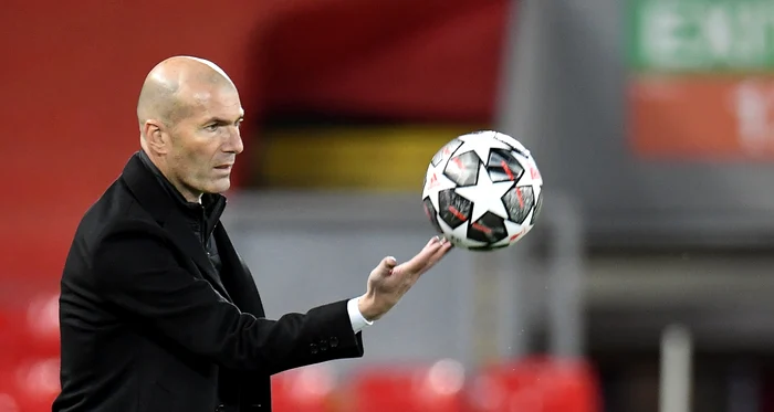 Zinedine Zidane ar putea reveni în fotbal după aproape 3 ani. Foto EPA EFE  