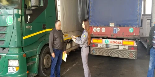 Tânăr de 18 ani conducea un TIR fără a ave permis FOTO Poliţia de Frontieră