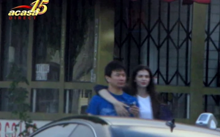 Monica Gabor si Mr. Pink