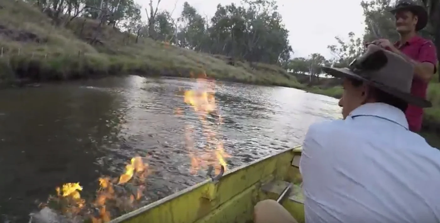 
    Fracturarea hidraulică este cauza acestui fenomen bizarCaptură Youtube  