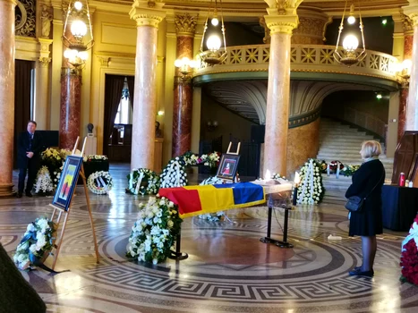 De la Ateneu, cortegiul va porni, după ora 14.00, spre cimitirul Ghencea. Foto: Click