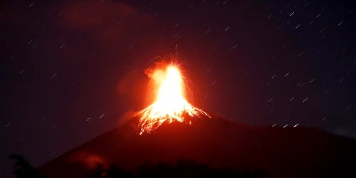 Erupție vulcanul Fuego din Guatemala 24 noiembrie 2021 Foto EPA EFE jpg