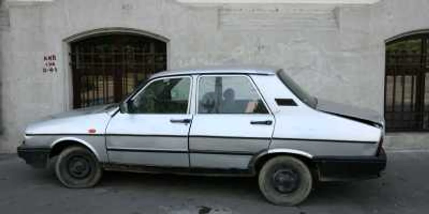 Maşina a fost abandonată