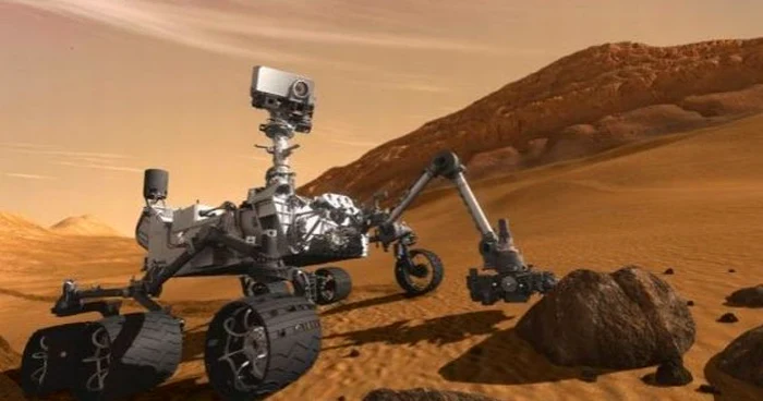 Rover-ul Curiosity deţine un mini-laborator de analize pe şenile şi cont pe reţelele sociale FOTO NASA