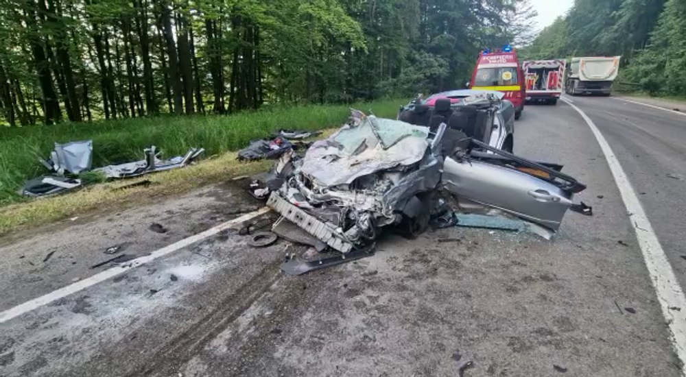  Un tânăr și iubita sa, morți într-un grav accident rutier, după ce tânărul a adormit la volan VIDEO 