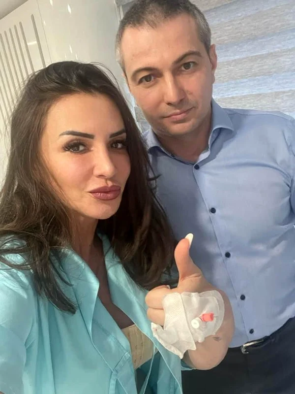 Mara Bănică, operată de medicul Sorin Tătulescu Sursa: Facebook