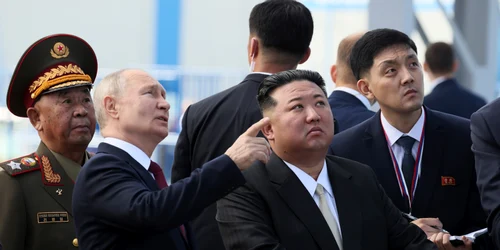 Vladimir Putin si Kim Jong un, vizita la cosmodrom FOTO Profimedia (4) jpg