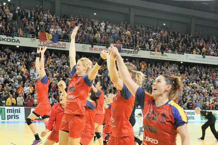 Româncele au sărbătorit alături de fani calificarea la Jocurile Olimpice de la Rio