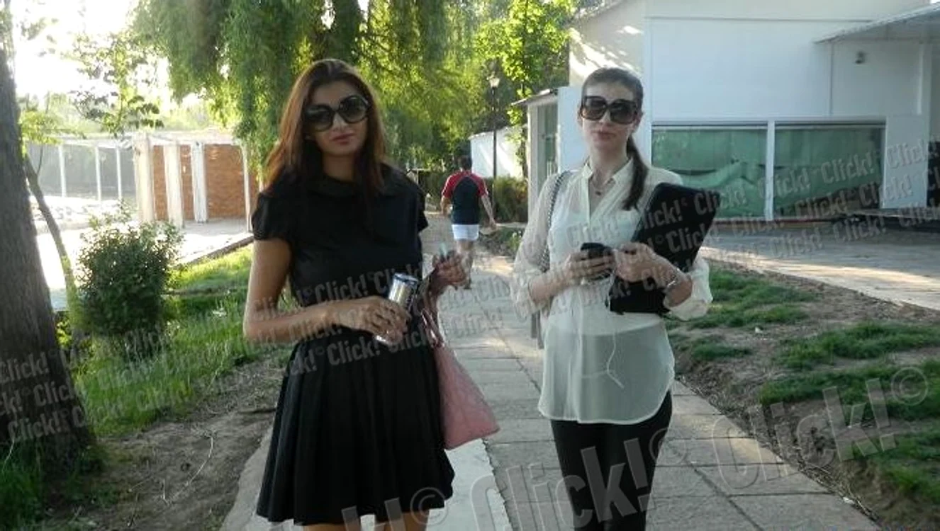 Ramona si Monica