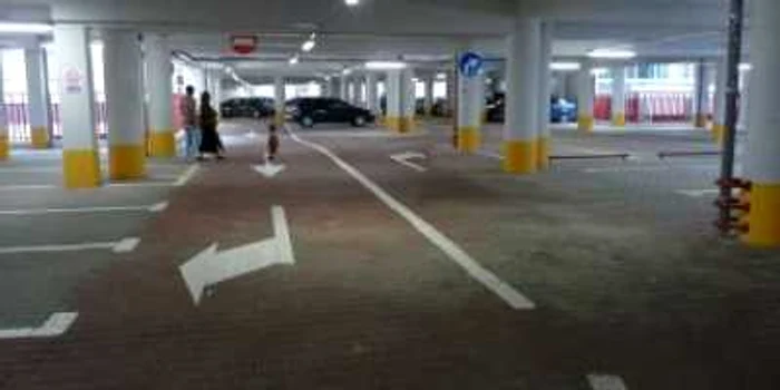 Piteşti: Parcarea supraterană de la Mavrodolu stă mai mult goală