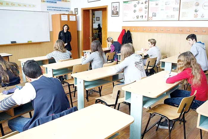 Elevii de clasa a VIII-a sunt în focurile testărilor