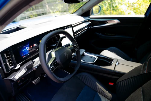 Detalii interior Renault Rafale Foto: Autocritica