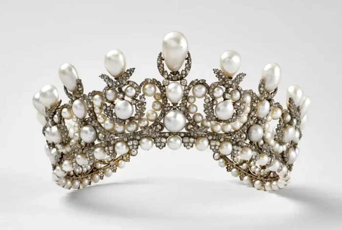 Coroana Împărătesei Eugénie, soția lui Napoleon al III-lea (Foto: Muzeul Luvru)