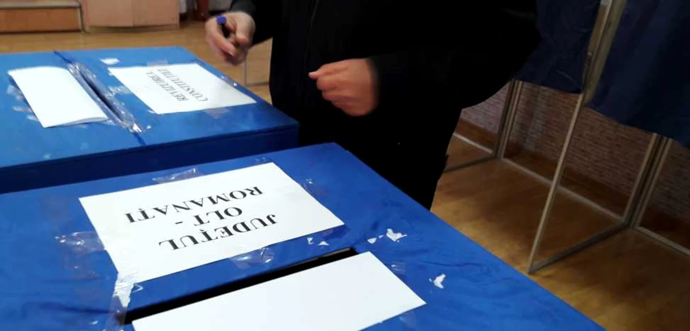 Urne pentru referendumul privitor la schimbarea denumirii judeţului Olt FOTO Alina Mitran