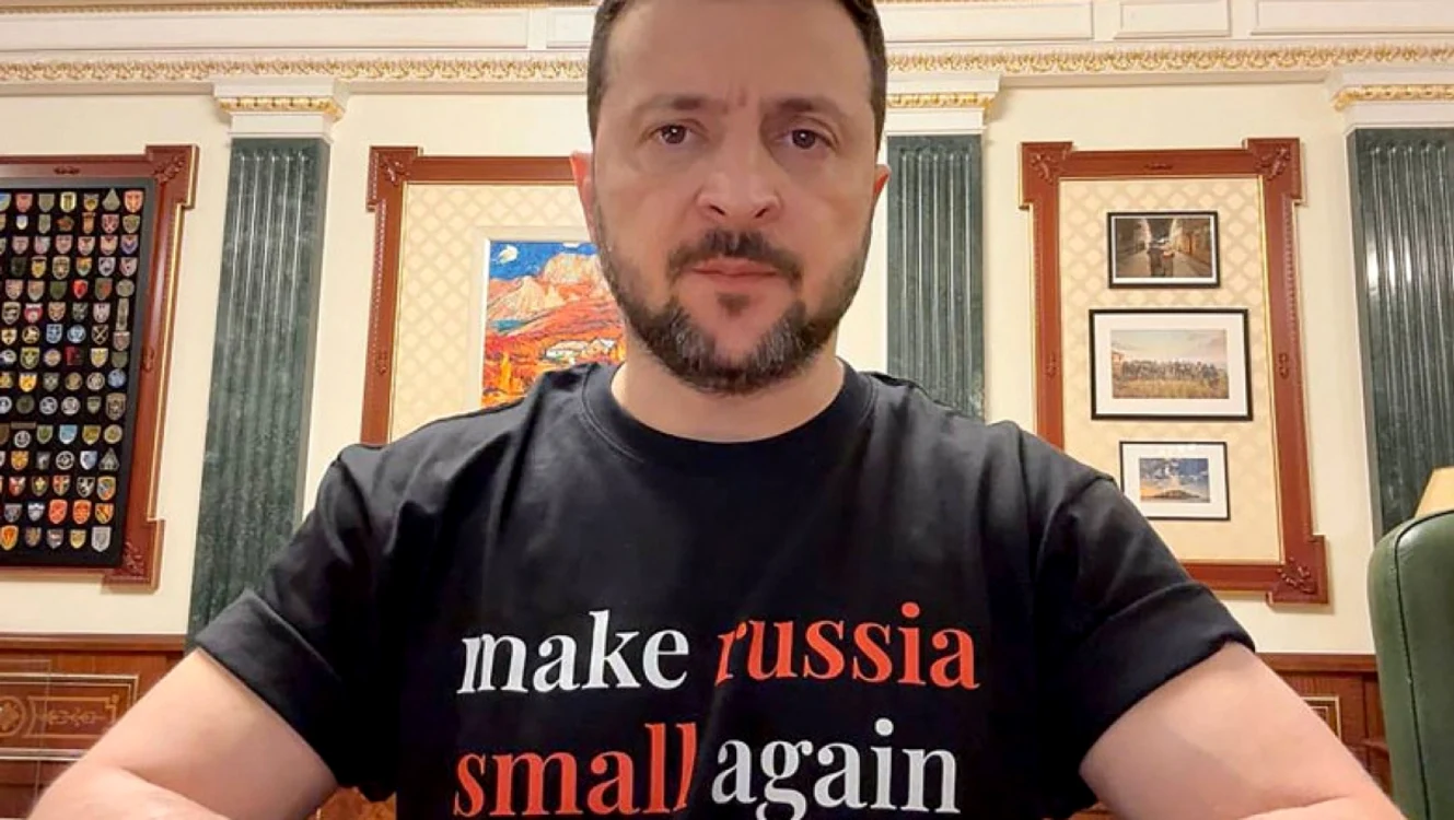 Mesajul de pe tricoul lui Zelenski i-a înfuriat pe ruşi. Foto: captură video
