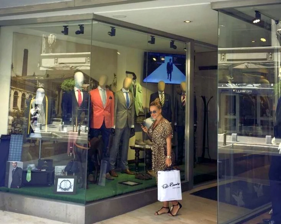 Anda s-a ocupat personal de costumul viitorului ei soţ 